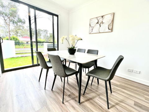 Austral Brand New Modern 4 Br Home - Darwin Holiday 2