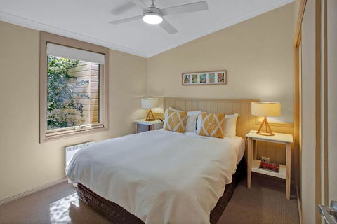 Autumn Abode Cottages - One - Darwin Holiday 3