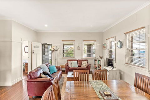 Avondale 7 Cashmore Street - Darwin Holiday 1