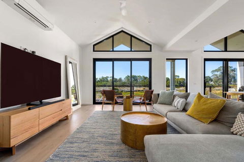 Awakening Broadbeach - Wifi, Linen - Darwin Holiday 3