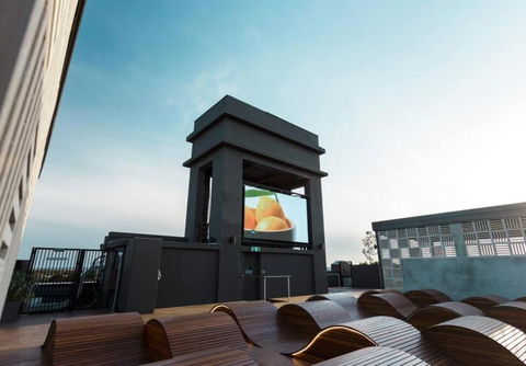 Award-winning, Luxury 3 Bedroom Designer Loft, Factory Conversion - Darwin Holiday 1
