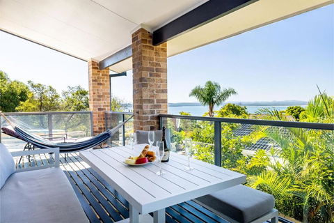 Away Nelson Bay, 29 Wollomi Ave - Spacious Family Home With Water Views, Pet Friendly, Wifi & Aircon - Darwin Holiday 0