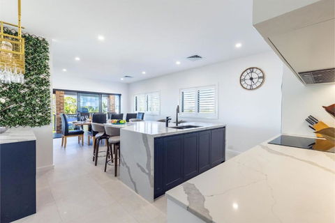 Away Nelson Bay, 29 Wollomi Ave - Spacious Family Home With Water Views, Pet Friendly, Wifi & Aircon - Darwin Holiday 1