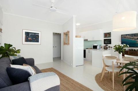 Avalon Beachside Apartment - Darwin Holiday 1