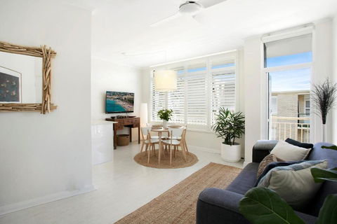 Avalon Beachside Apartment - Darwin Holiday 2