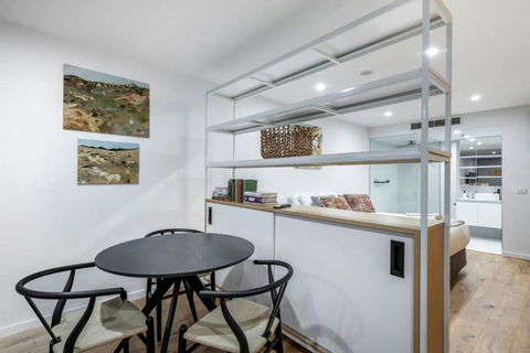 Architectural Delight On Lonsdale - Darwin Holiday 3