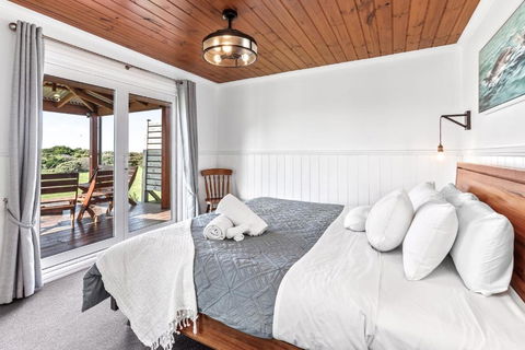 Apollo Bay Cottages- Sugarloaf - Darwin Holiday 1