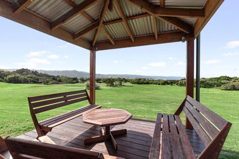 Apollo Bay Cottages- Sugarloaf - Darwin Holiday 3