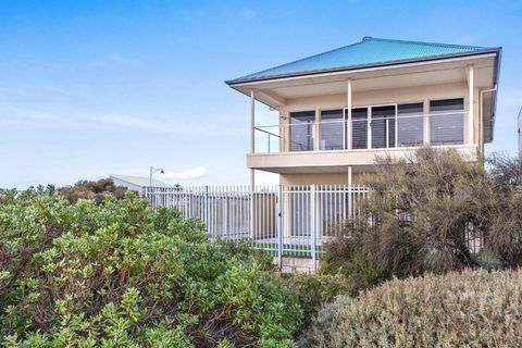 Avaya Sellicks Beachfront Getaway- Wifi - Darwin Holiday 4