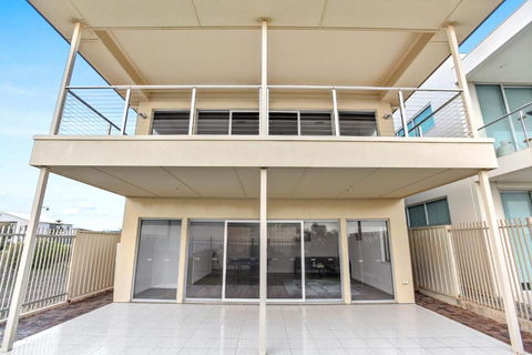 Avaya Sellicks Beachfront Getaway- Wifi - Darwin Holiday 3