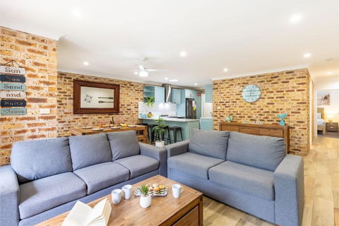 Bay Parklands, 36 2 Gowrie Avenue - Close To The Water With Air Con, WiFi, Pool & Spa & Tennis Court - Darwin Holiday 2