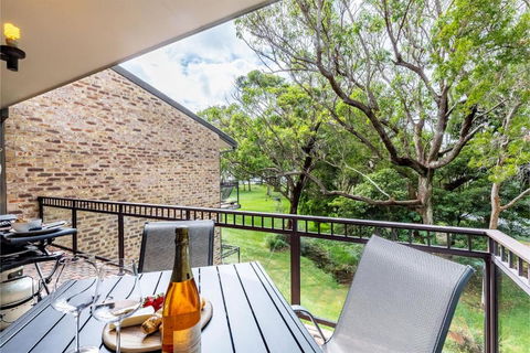 Bay Parklands, 36 2 Gowrie Avenue - Close To The Water With Air Con, WiFi, Pool & Spa & Tennis Court - Darwin Holiday 0