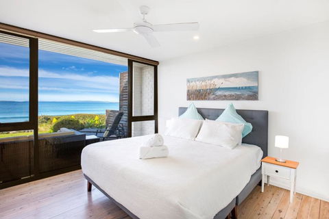 Azure Absolute Beachfront I Pet Friendly - Darwin Holiday 4