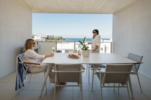 Azure Oceanside Apartment At Kings Beach - Darwin Holiday 3