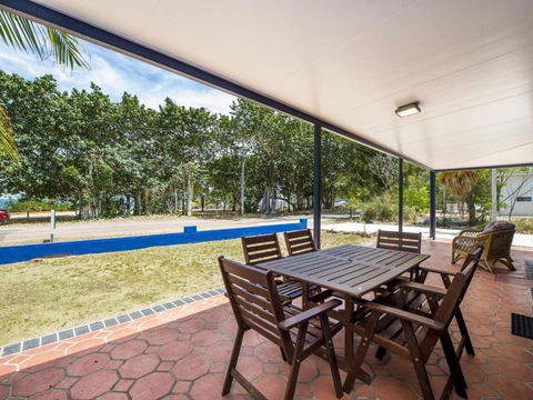 Azure On Geoffrey Bay - Darwin Holiday 1