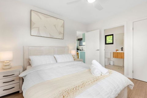 Azure Studio - Ocean Glimpses - 3 Mins Walk To Beach - Darwin Holiday 3