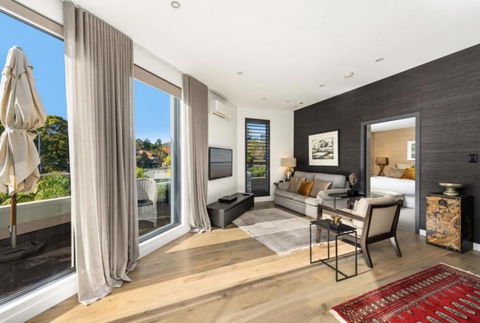 B312S - Luxury Waverton Apartment - Darwin Holiday 0