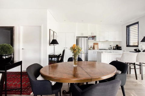 B312S - Luxury Waverton Apartment - Darwin Holiday 2