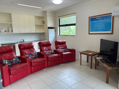 Baden 97 Rainbow Shores - Darwin Holiday 1