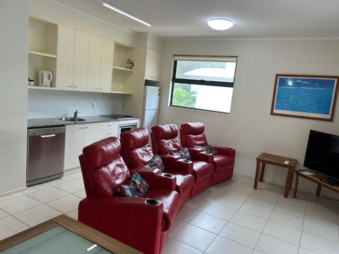 Baden 97 Rainbow Shores - Darwin Holiday 2