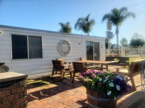 Balranald Motor Inn - Darwin Holiday 4