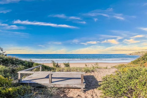 Banksia House - On Main Beach, Agnes Water - Darwin Holiday 0