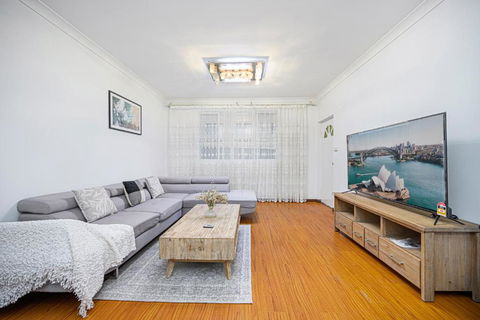 Bankstown Next To Westfield! Lovely 3 Br Townhouse - Darwin Holiday 0