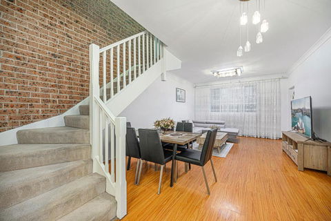 Bankstown Next To Westfield! Lovely 3 Br Townhouse - Darwin Holiday 2