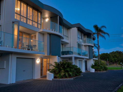 Barefoot 7 Fabulous Fingal Bay - Darwin Holiday 0