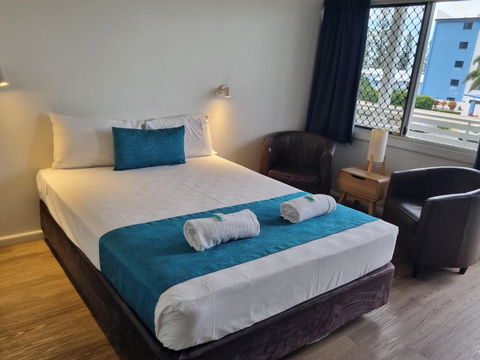 Bargara Beach Hotel - Darwin Holiday 1