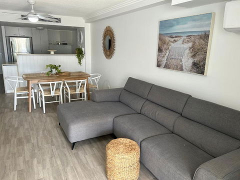 Bargara Oceanfront Luxury Grd Flr Apartment - Darwin Holiday 4