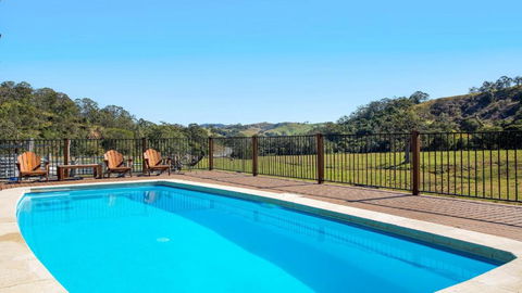 Barkeldine Farm Country Retreat - Darwin Holiday 0