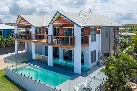 Barrier Reef Retreat - Agnes Water - Darwin Holiday 0