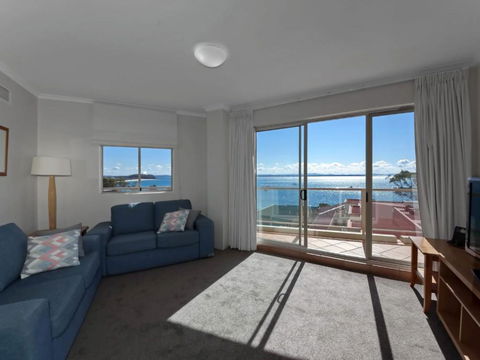 Barrington, 707/35-45 Shoal Bay Road - Darwin Holiday 2