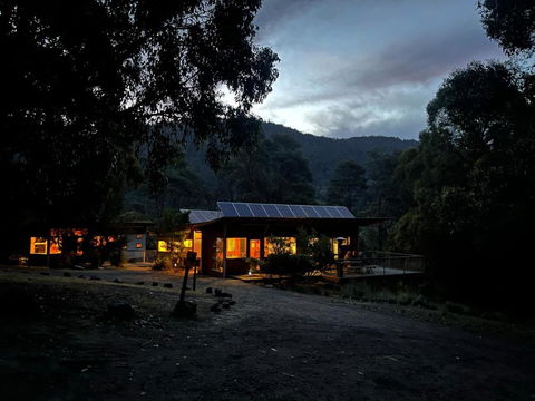 Base Camp Tasmania - Darwin Holiday 0