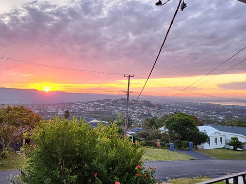 Bateau Bay Family Escape - Magical Sunset Views - Darwin Holiday 3