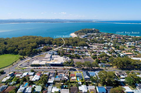 Beach & Bay Holiday Rental - Nelson Bay - Darwin Holiday 1