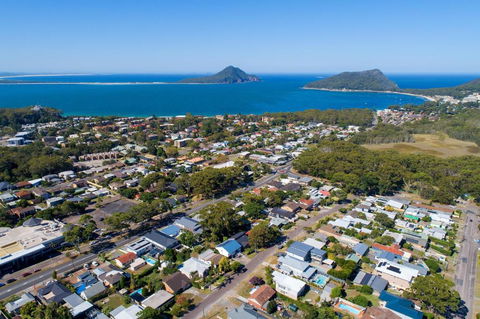 Beach & Bay Holiday Rental - Nelson Bay - Darwin Holiday 2