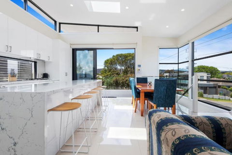 Beach Beauty With Stunning Views, Great Location - Darwin Holiday 1