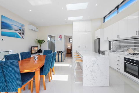 Beach Beauty With Stunning Views, Great Location - Darwin Holiday 4