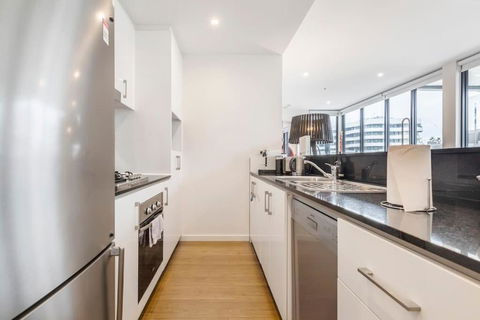 Bay Street Terrace - Spacious Indoor-Outdoor Design - Darwin Holiday 1