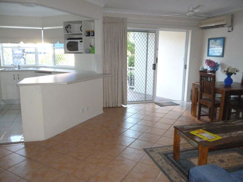 Le Lavandou Holiday Apartments - Darwin Holiday 14