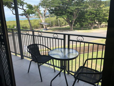 Whitsunday Waterfront Apartments - Darwin Holiday 5