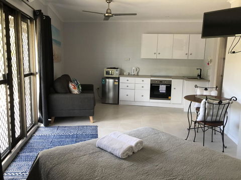 Whitsunday Waterfront Apartments - Darwin Holiday 6