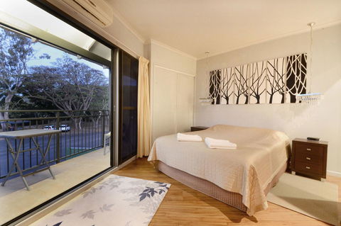 Whitsunday Waterfront Apartments - Darwin Holiday 3