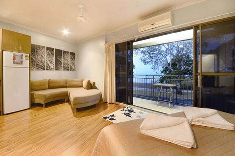 Whitsunday Waterfront Apartments - Darwin Holiday 2