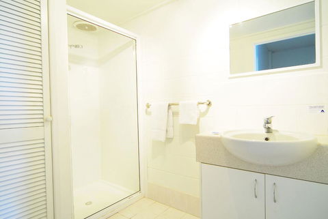 Whitsunday Waterfront Apartments - Darwin Holiday 25