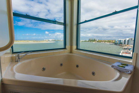 La Promenade - Darwin Holiday 36