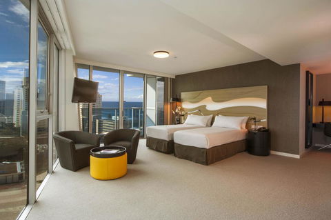 Hilton Surfers Paradise Hotel & Residences - Darwin Holiday 8