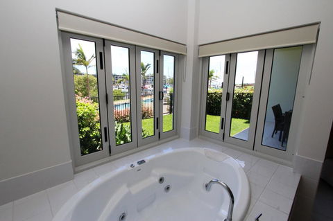 Beachside Apartment 5 - Darwin Holiday 6